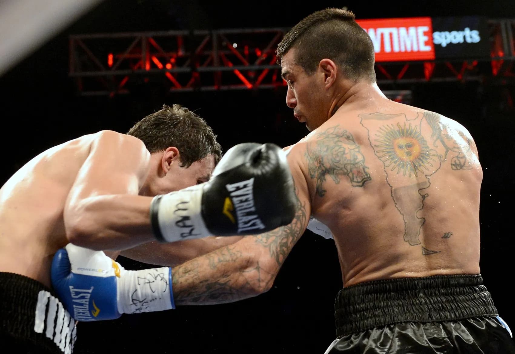 lucas matthysse vs roberto ortiz 02 photo by naoki fukuda